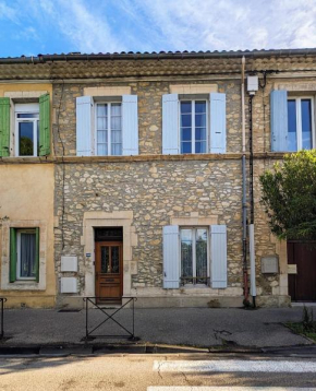 Maison de style tout confort, position idéale, avec clim et petit extérieur